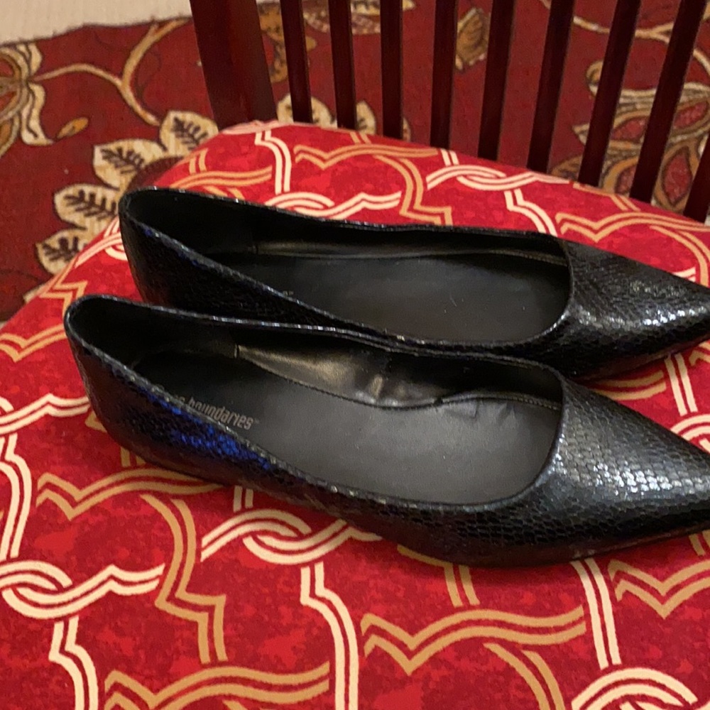 Shoes - Picture 7 of 9